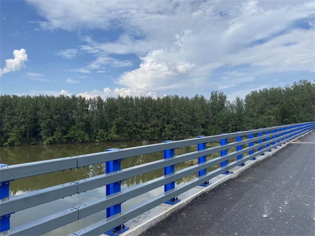 不锈钢桥梁护栏防止车辆撞击